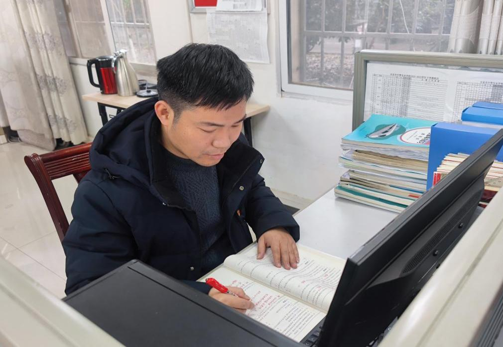 谢爱志1.png 谢爱志1.png