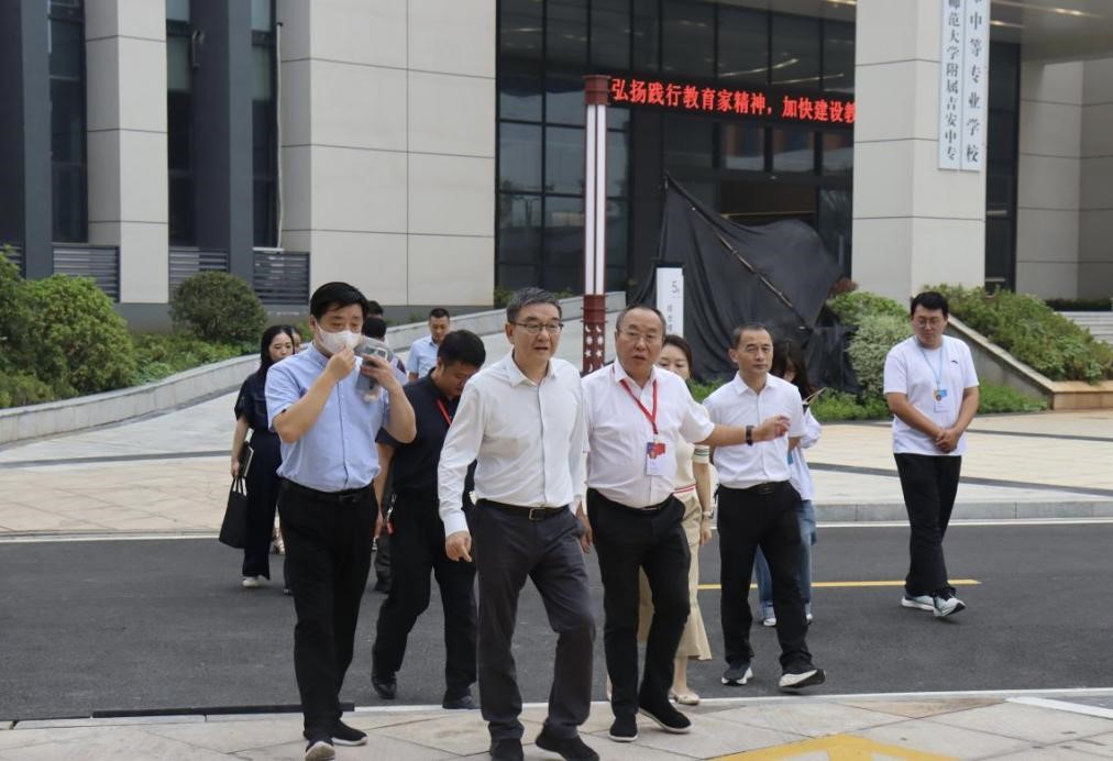 政协1.jpg 政协1.jpg